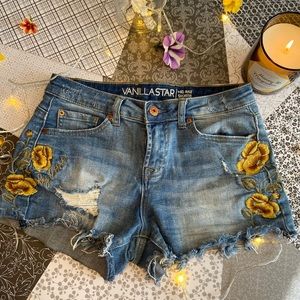VANILLA STAR EMBROIDERED DENIM SHORTS